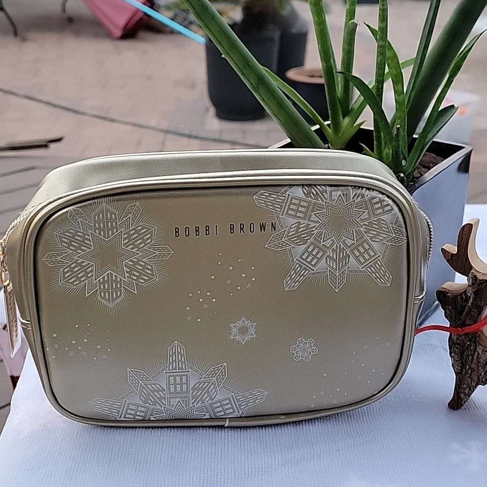 BOBBI BROWN COSMETIC CASE - Picture 1 of 8